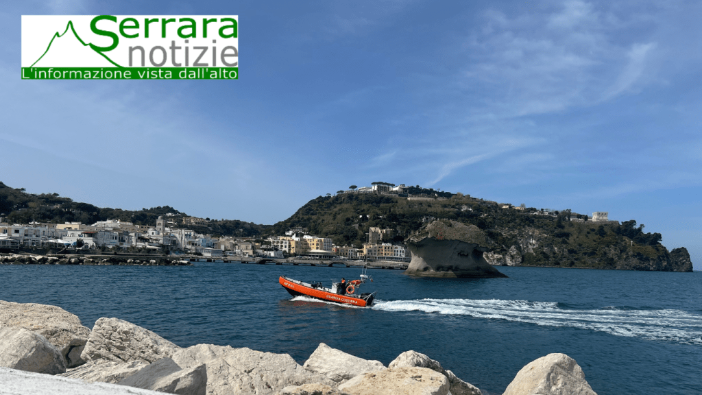 Porto di Lacco Ameno, la Procura ed il Gip: l’utilizzo è abusivo! Ma chi pensa ai&nbsp;lacchesi?