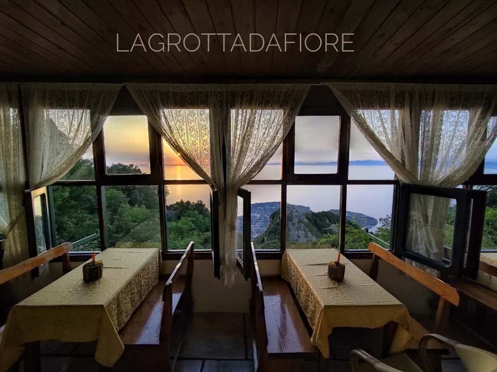 Ritorna Camper in viaggio su Rai uno. Ritorna protagonista la vetta del monte&nbsp;Epomeo.