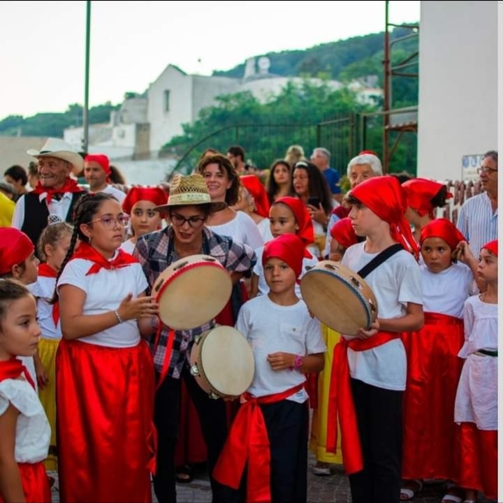 CORSO GRATUITO DI MUSICHE E BALLI POPOLARI A SERRARA&nbsp;FONTANA