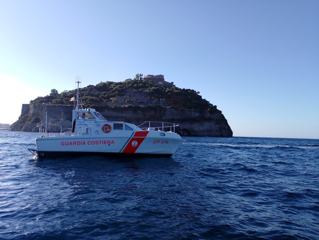 Isola d’Ischia: un fine settimana decisamente impegnativo per le donne e gli uomini della Guardia Costiera&nbsp;isolana