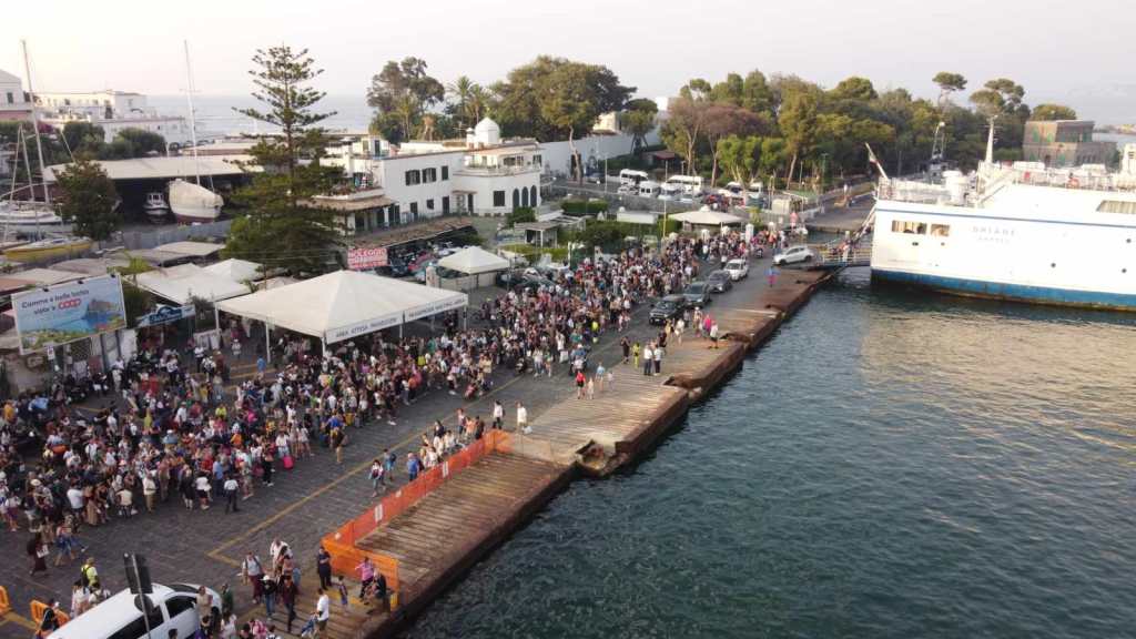 Forio: rissa agli imbarchi intervengono Carabinieri e Guardia Costiera