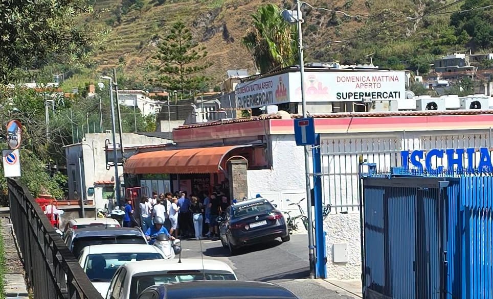 Presunti furti al supermercato Dok di Panza: arrivano i Carabinieri