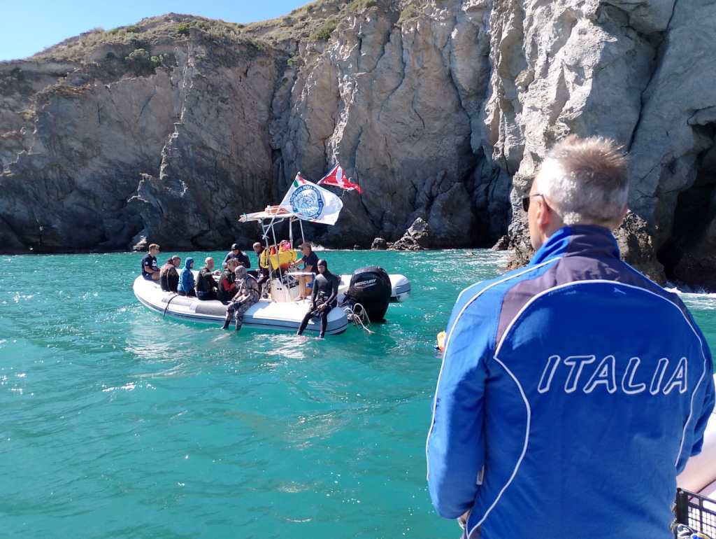 Campionati italiani di fotografia e video subacquei, il set di quest’oggi: il mare di Sant’Angelo e la baia di San&nbsp;Pancrazio