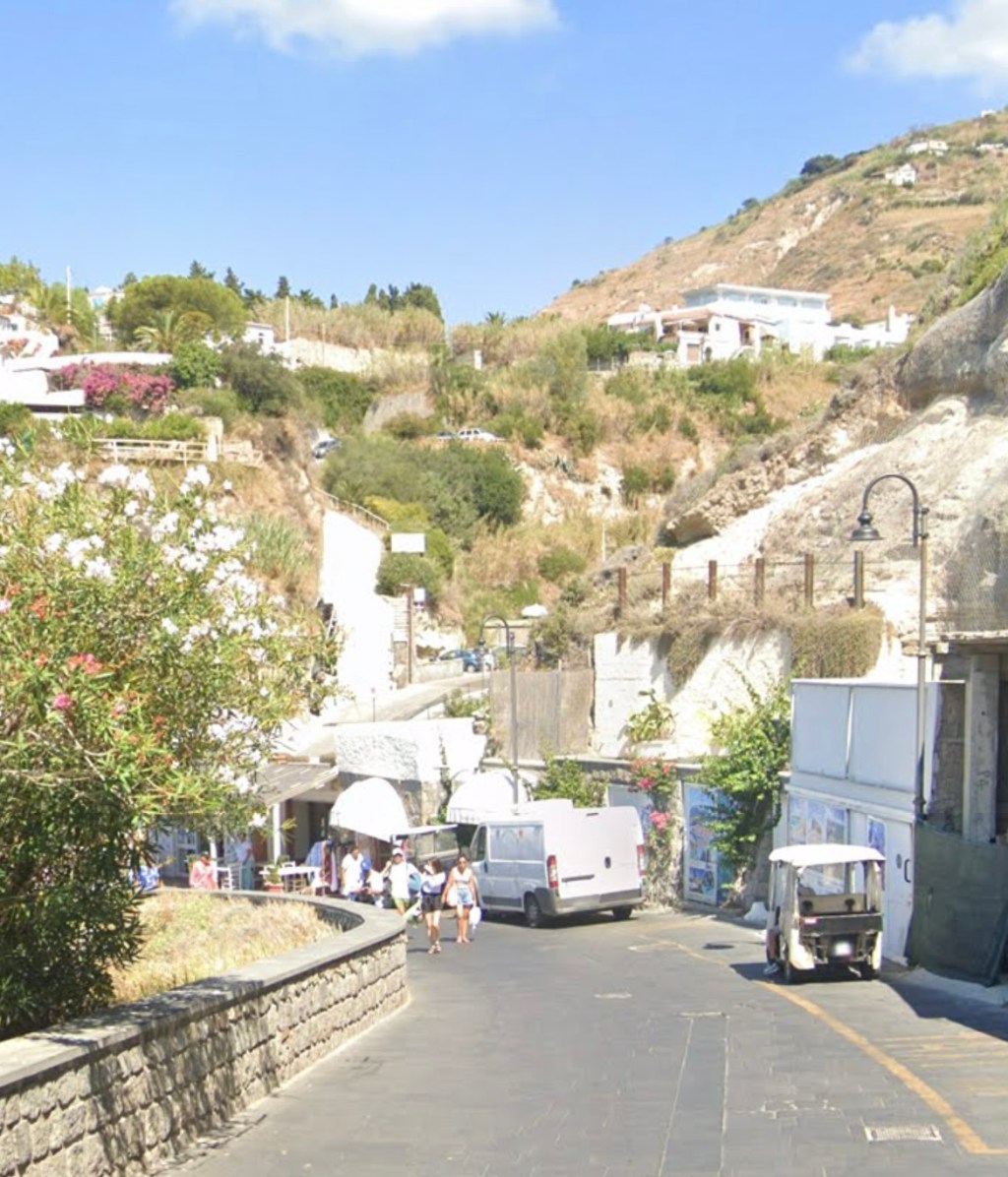 Riparazione di una tubazione: via Chiaia di Rose temporaneamente chiusa da giorno&nbsp;16