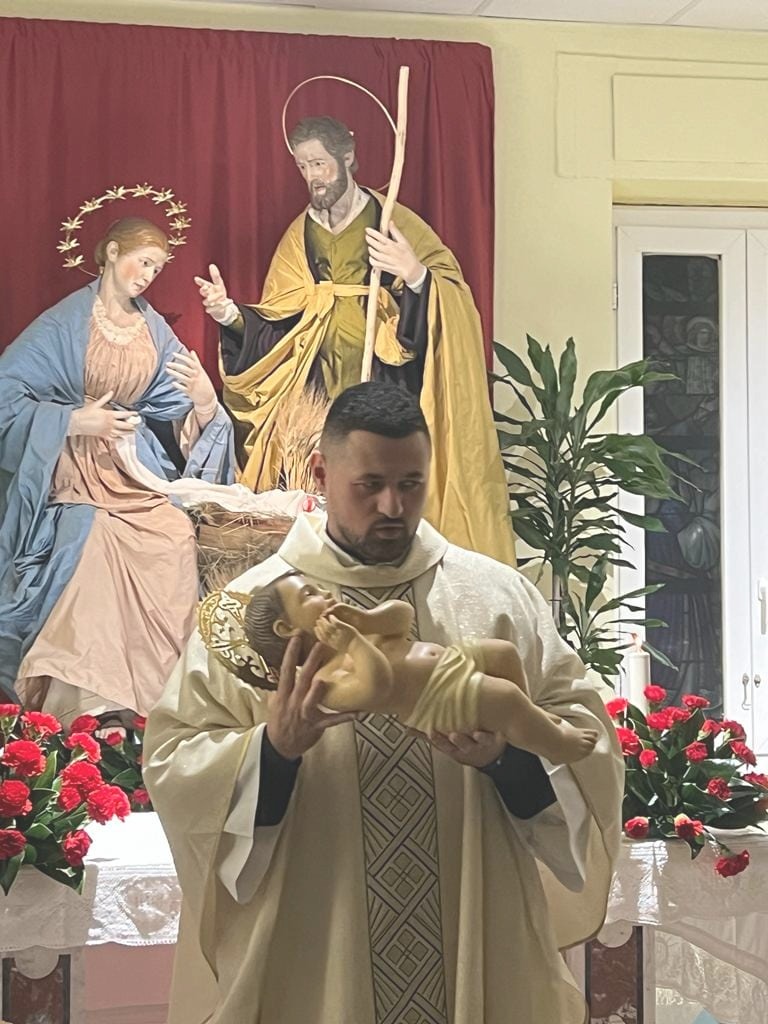 Natale 2024: gli Auguri di Don Antonio Mezzella alla comunità di Serrara Fontana