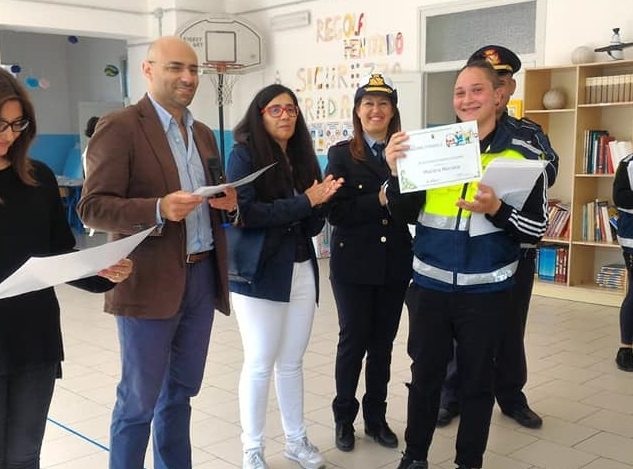 Iscrizioni scolastiche a Serrara Fontana: Il Vicesindaco Rosario Caruso e il caso delle domande per le iscrizioni e le&nbsp;riconferme