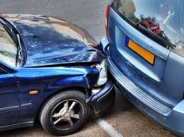 Traffico in tilt a Buonopane: Incidente tra camion e auto dei Carabinieri