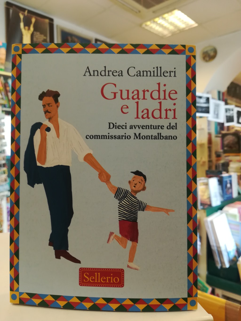 Per la rubrica “Libri in pillole” questa settimana vi presentiamo: Andrea Camilleri, “Guardie e&nbsp;Ladri”