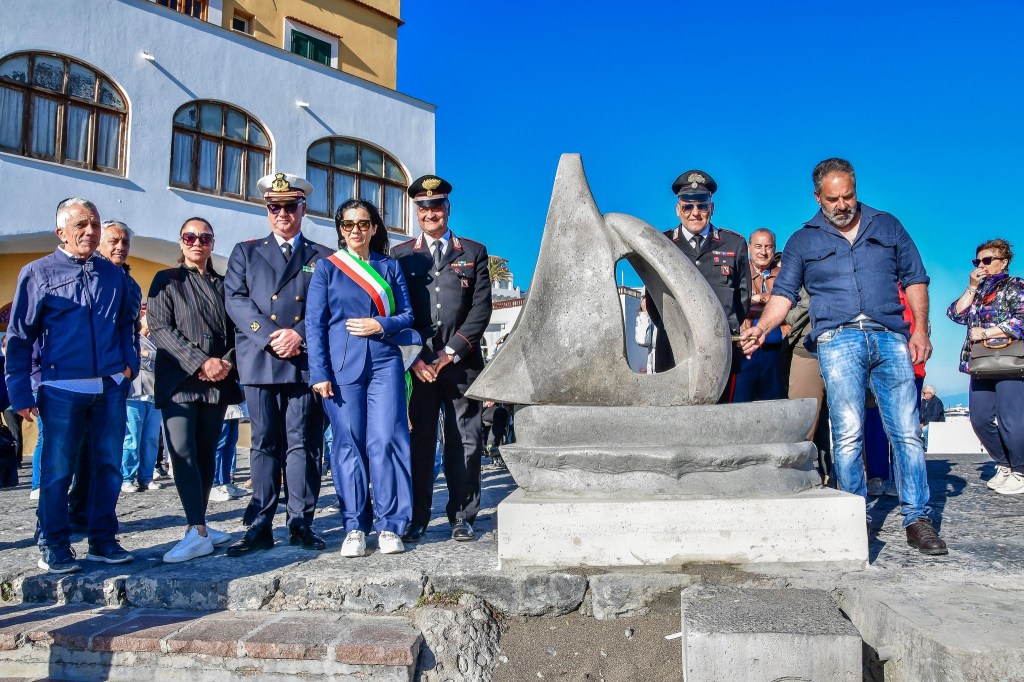 Sant’Angelo: Inaugurata la nuova Fontana a Vela, omaggio al nuovo simbolo del&nbsp;Borgo