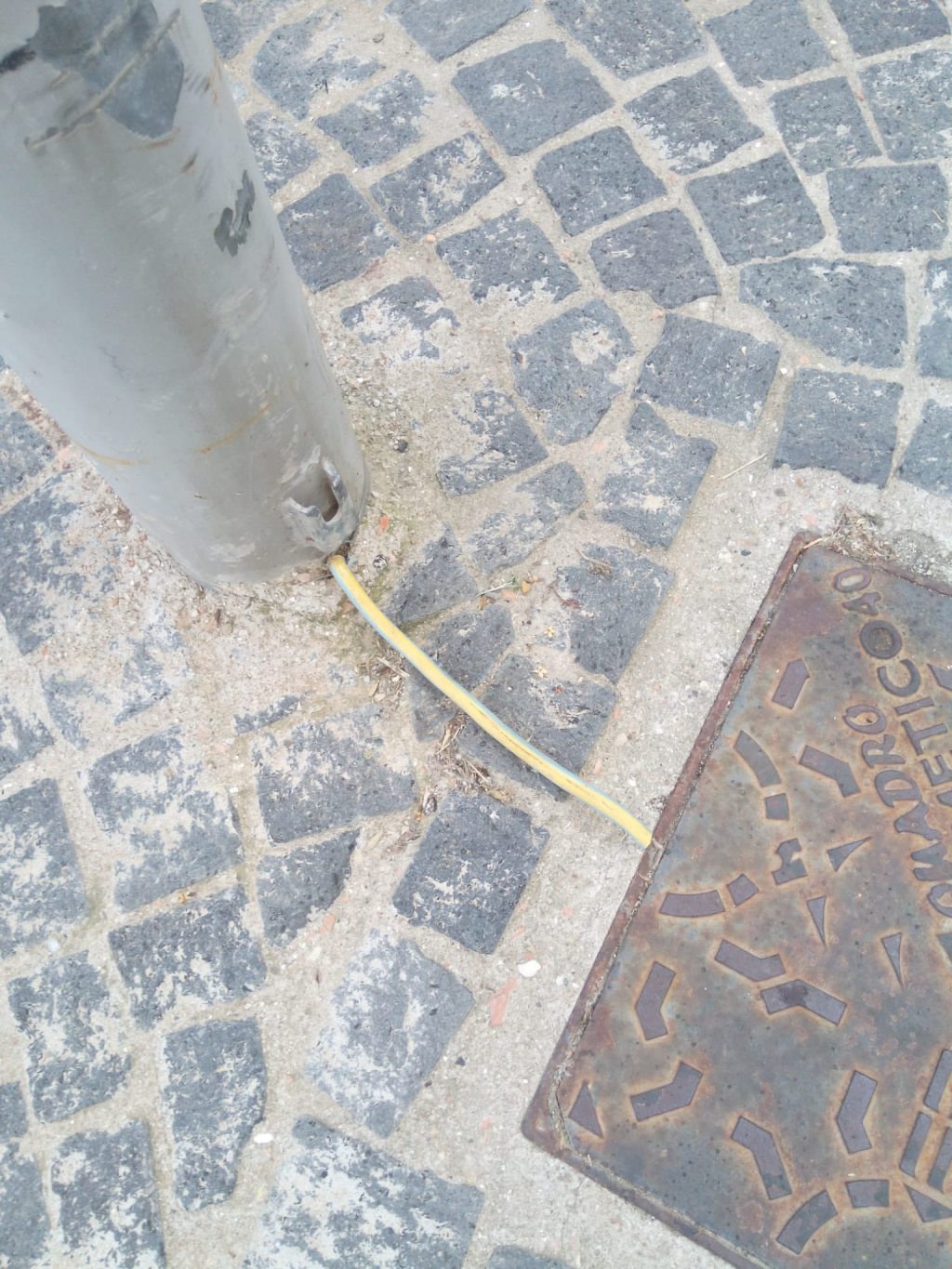 Maronti, è allarme pali dell’illuminazione