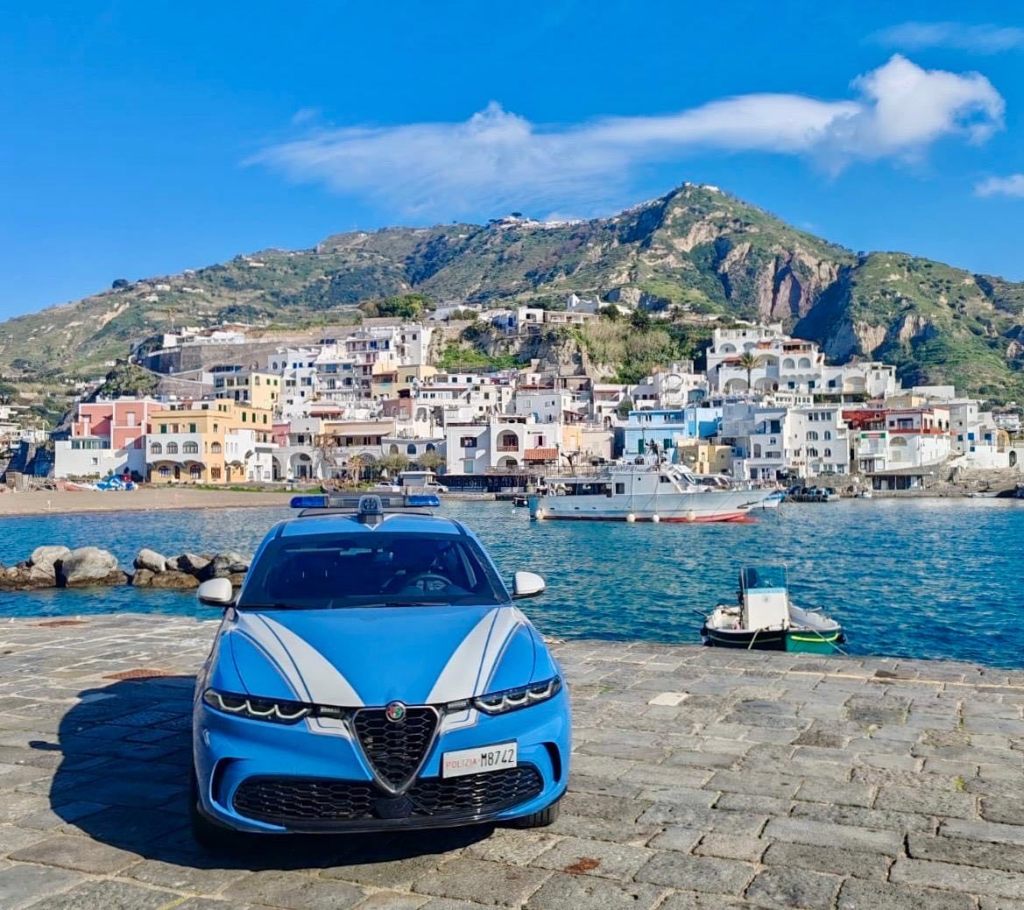 La Polizia augura la buona domenica da Sant’Angelo