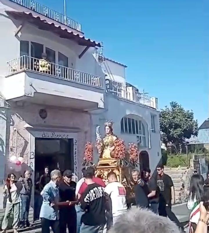 Fontana in festa per Santa Restituta: accoglienza calorosa tra fede, musica e&nbsp;colori