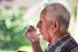 Ischia nella morsa del caldo africano: i consigli utili per difendersi e tutelare le fasce più&nbsp;deboli