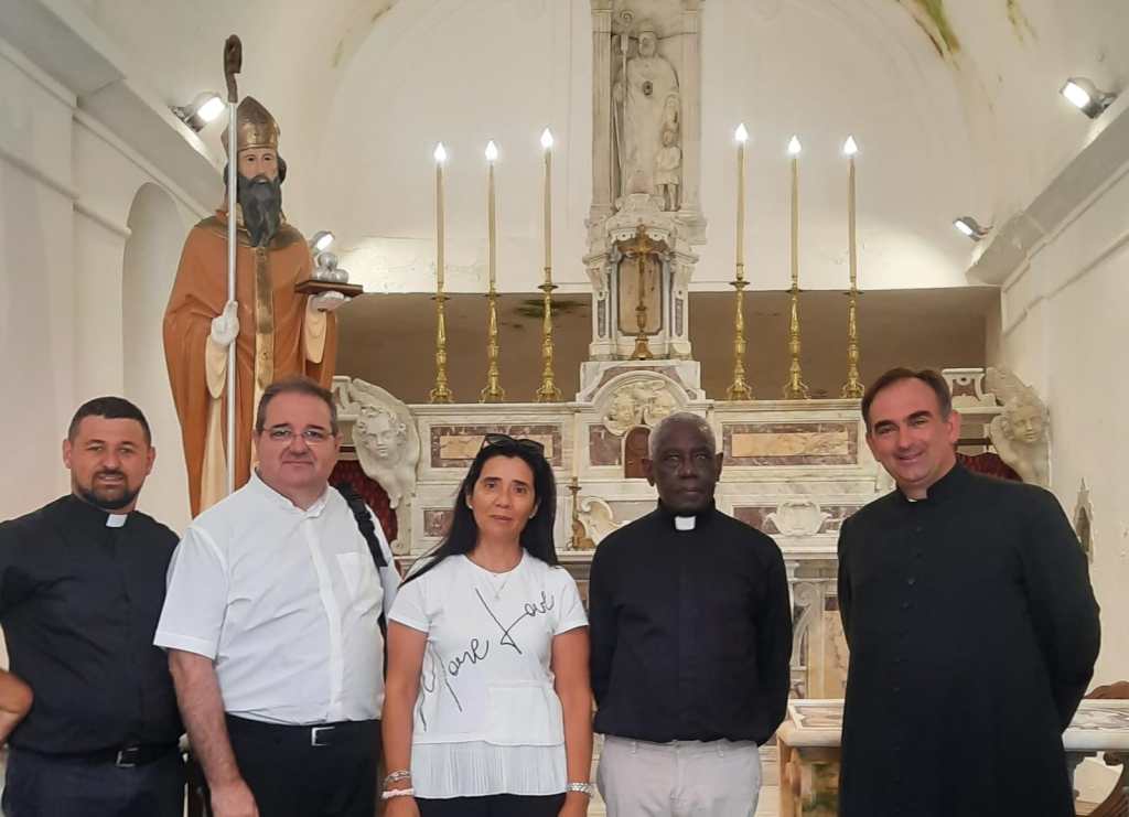 Dove il silenzio incontra Dio: il Cardinale Robert Sarah all’Eremo di San&nbsp;Nicola