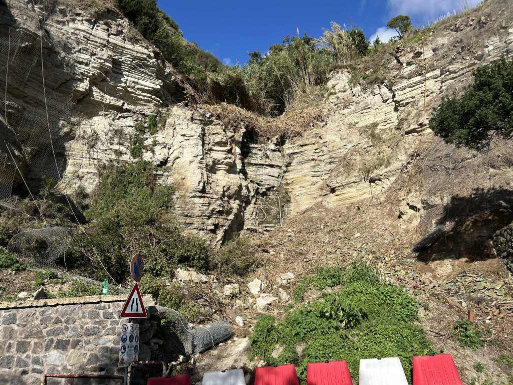 Maronti, partono i lavori ai costoni lungo la&nbsp;strada