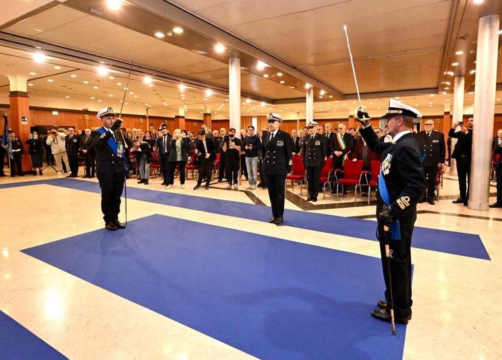 Napoli, nuova rotta per la Direzione Marittima: l’Ammiraglio Angora lascia il timone all’Ammiraglio Aulicino