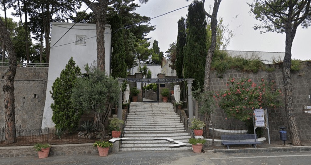 Serrara Fontana, nuovi loculi al cimitero comunale: pubblicato l’avviso per 120&nbsp;concessioni