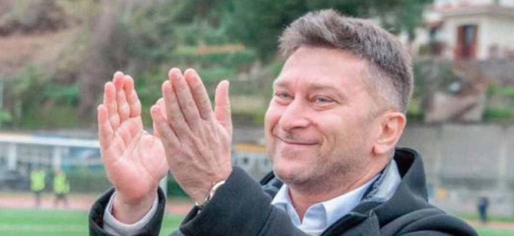 L’Ischia riparte da Vincenzo Platone: confermato il tecnico, in arrivo un nuovo direttore sportivo e tante novità per la prossima stagione