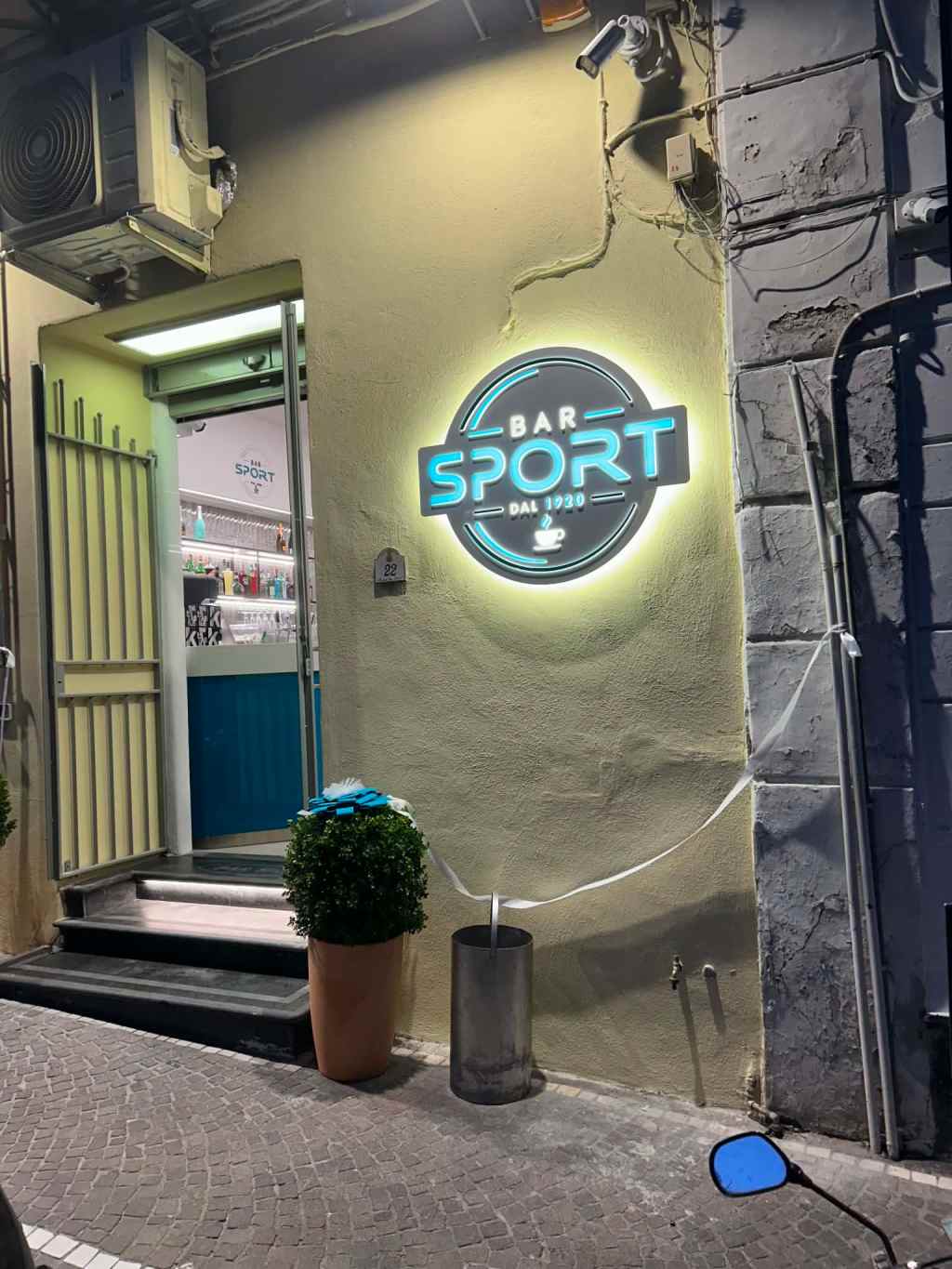 Barano, il Bar Sport accende le luci in Piazza San Rocco