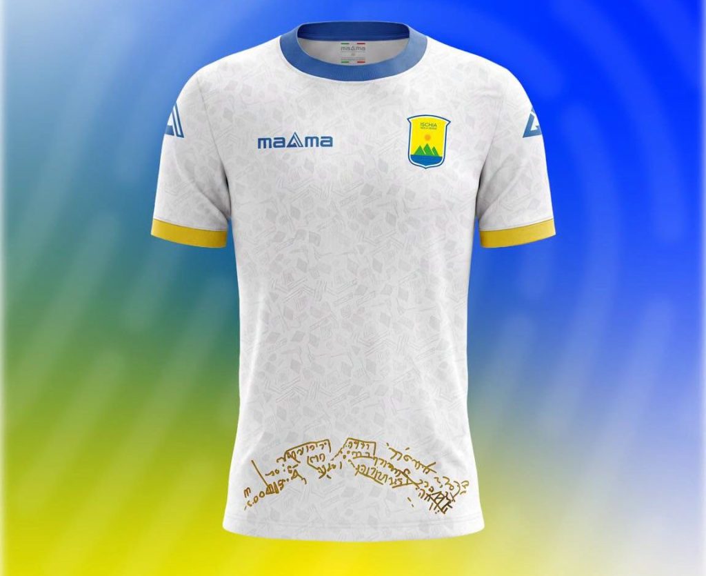 L’Ischia Isola Verde veste l’identità dell’isola: le nuove maglie raccontano molto più del calcio