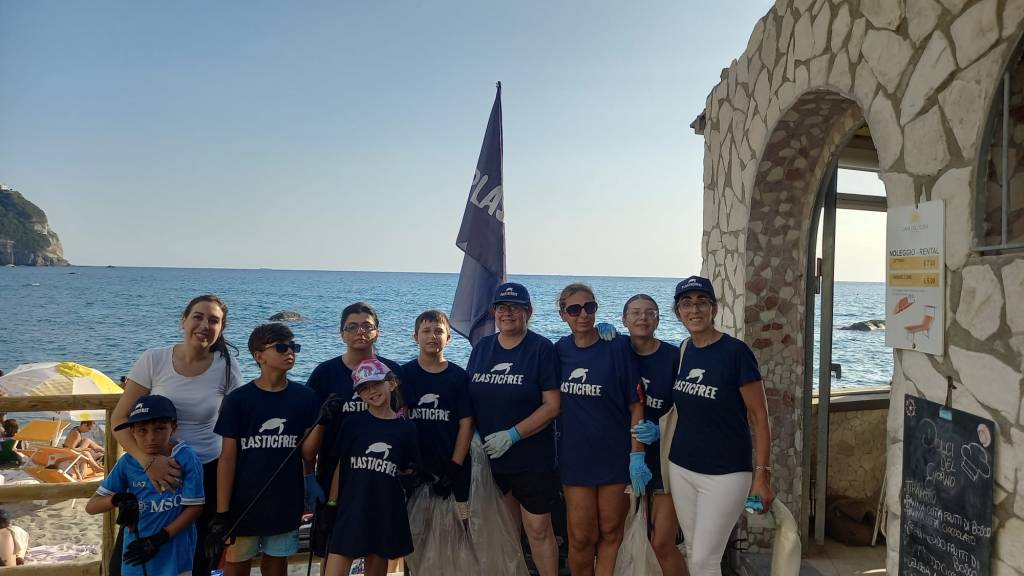 Plastic Free ritorna a Cava dell’Isola: raccolti circa 2.000 mozziconi di sigaretta e 5 chilogrammi di&nbsp;plastica