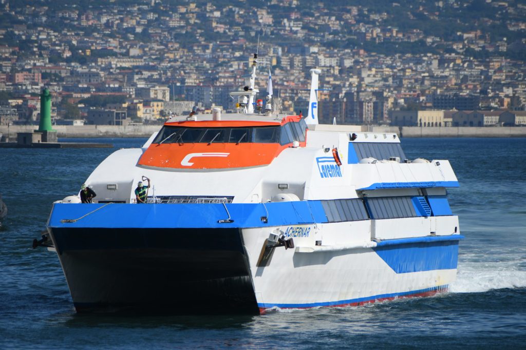 Trasporti marittimi, la segnalazione di un lettore dopo il ritardo della corsa&nbsp;Caremar