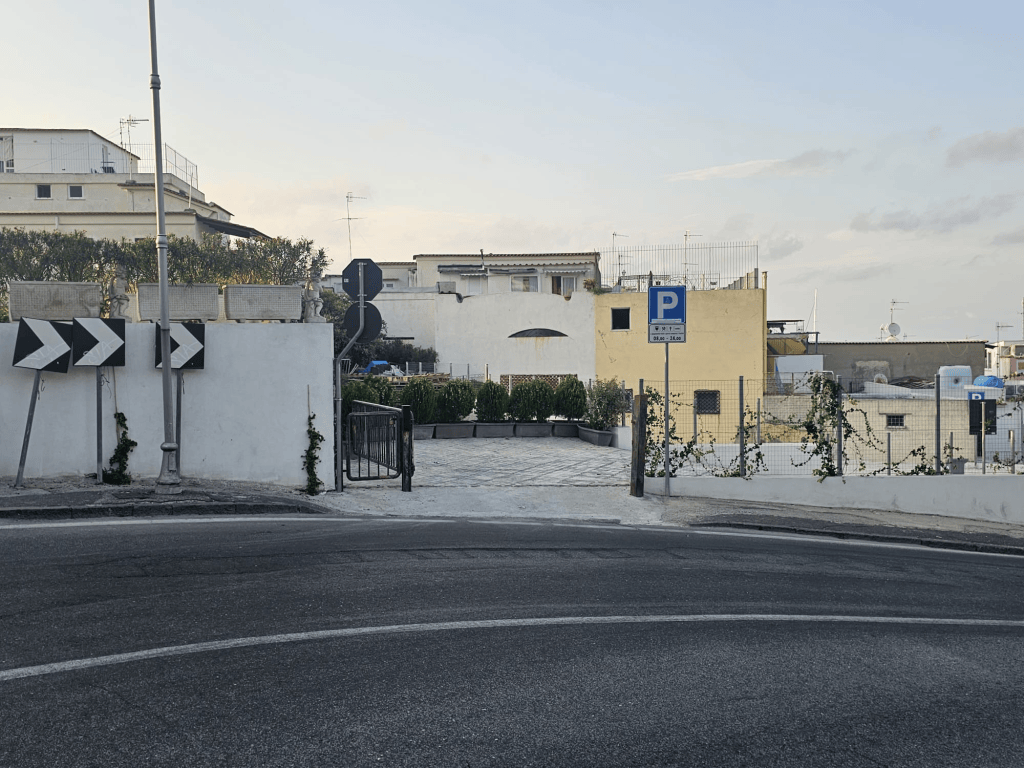 Una passeggiata a Lacco Ameno? Da oggi 50 posti auto in più con il nuovo&nbsp;parcheggio