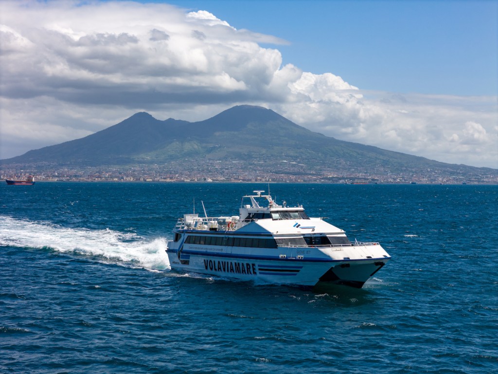 Ischia, disservizio alla biglietteria Alilauro: la compagnia chiarisce le cause e le misure adottate