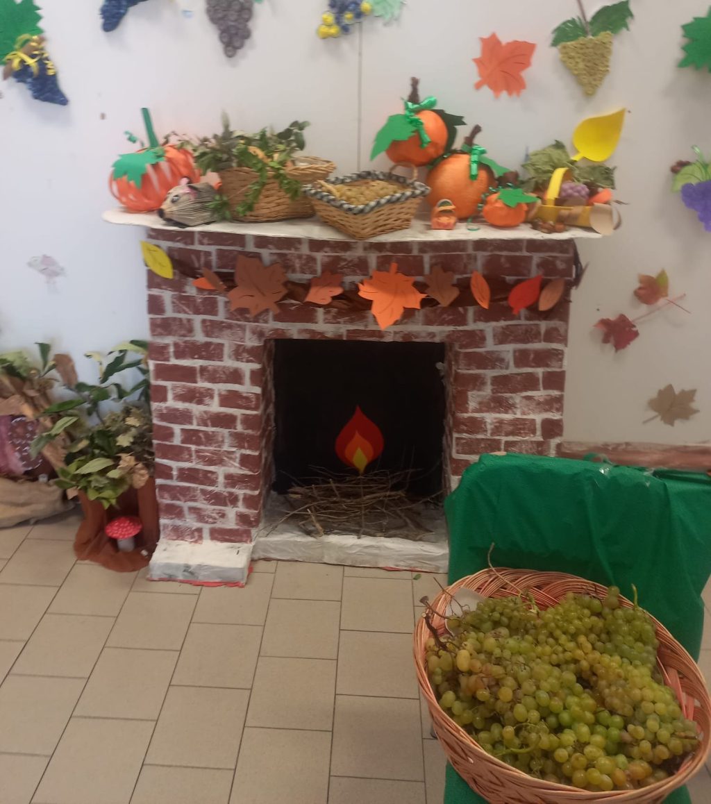 A Serrara l’autunno profuma di mosto: i bambini dell’Infanzia riscoprono la magia della&nbsp;vendemmia